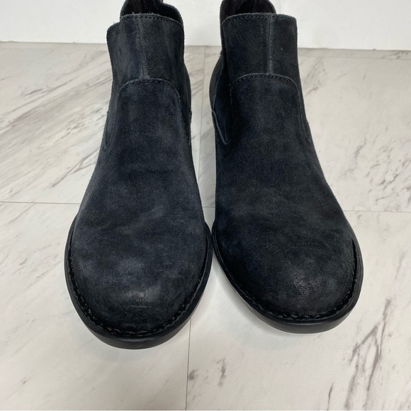 Born Beth Black Distressed Suede Bootie 9 1/2 M - Picture 11 of 15